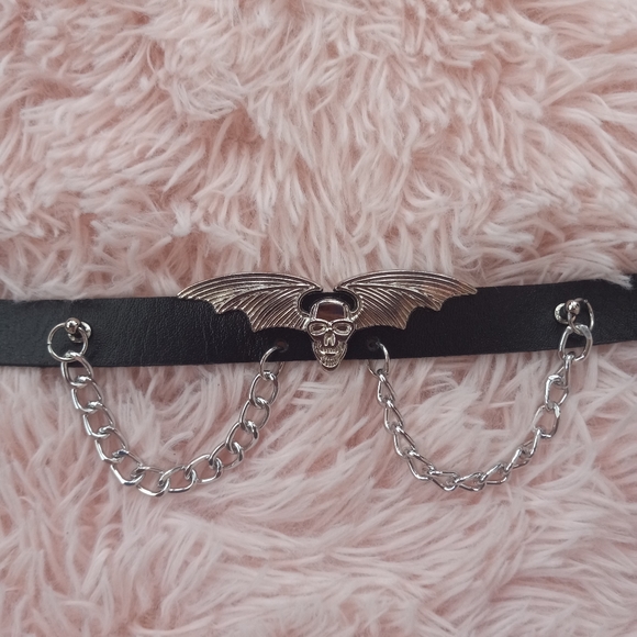 Avenge Sevenfold! Gothic choker with chains and winged skull! NWOT! - Picture 3 of 4